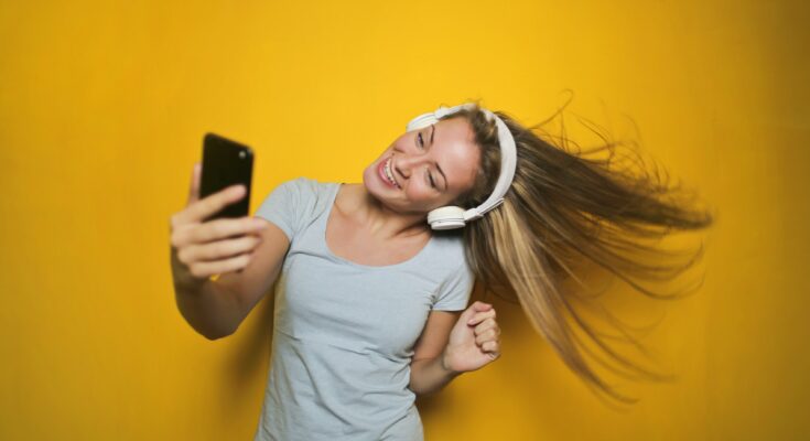 How to Reconnect With an Old Friend